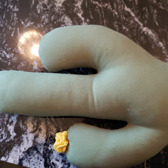 Pillowfort flowering cactus pillow - Picture 4 of 4